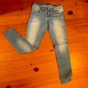 Guess Los Angeles Power Skinny Low size 28 jeans.